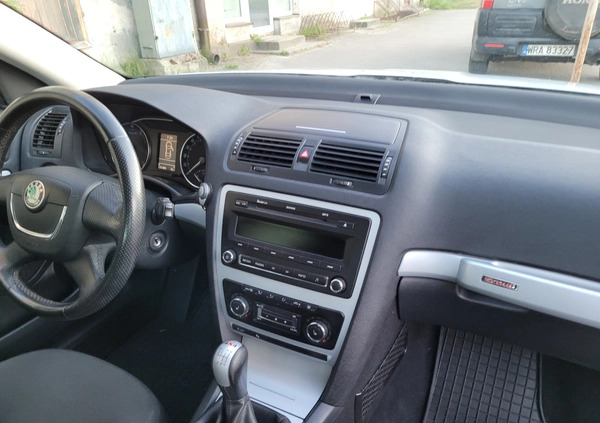 Skoda Octavia cena 30900 przebieg: 226000, rok produkcji 2010 z Pionki małe 781